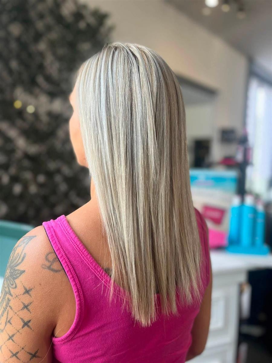 Balayage blond froid réalisé au salon de coiffure Ma Bulle d'Hair à Wanfercée-Baulet